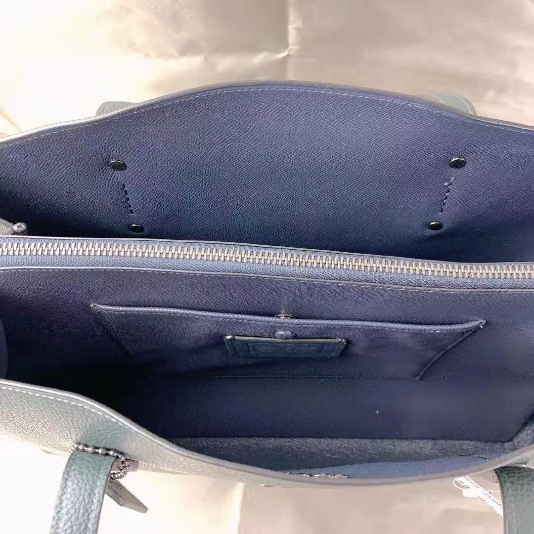 Coach 78220 Charlie 40 Handbag leather In GMN1A Coach 78220 Charlie 40 Handbag leather In GMN1A